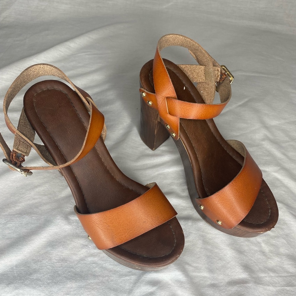 Cognac lightweight heel sandal - Picture 2 of 3